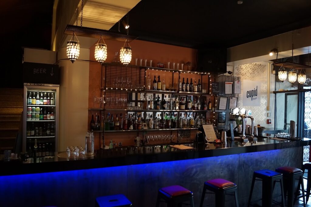 Cupid bar