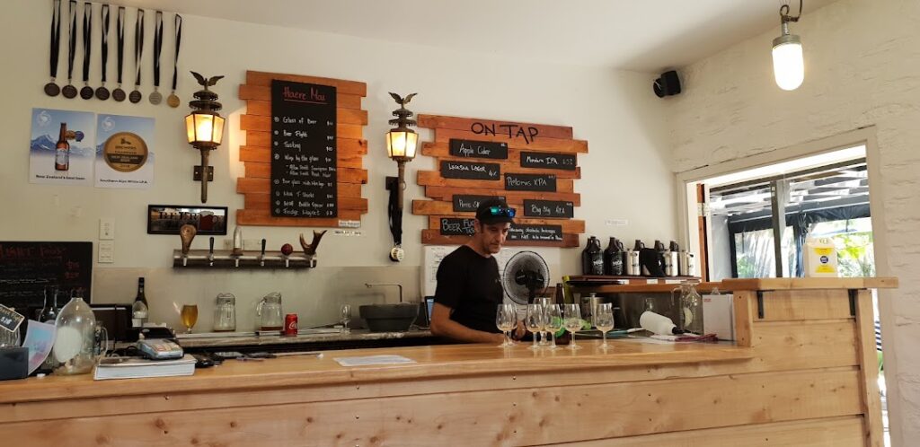 Moa Tap Room