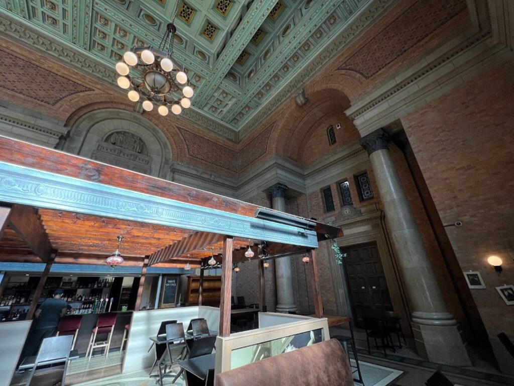 Platform 8 – Restaurant & Bar